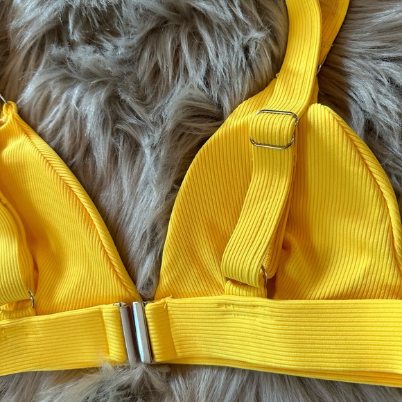 SHEIN Yellow Bikini Top & Bottoms - Picture 5 of 8